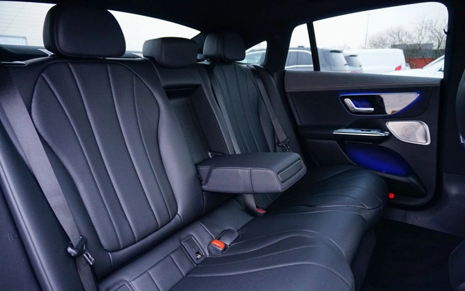 Mercedes-Benz EQE cena 382941 przebieg: 1, rok produkcji 2024 z Wieruszów małe 79